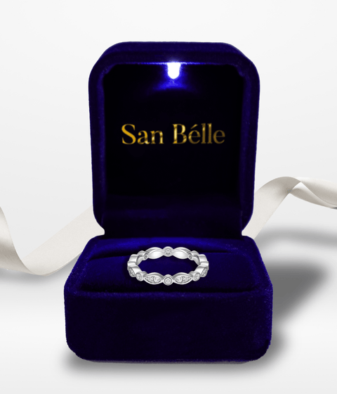 Anillo de moissanita con mercurio